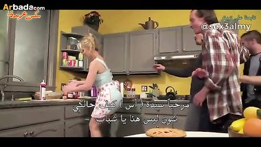 اصدقاء ابنها ينيكوها جماعي من الطيز مترجم