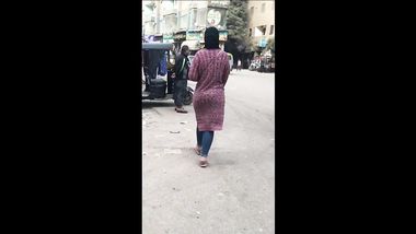 محجبة ماشية فى الشارع طيازها جامدة اوى
