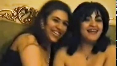 سحاقيات مصريات بيلعبو مع بعض فيديو 1