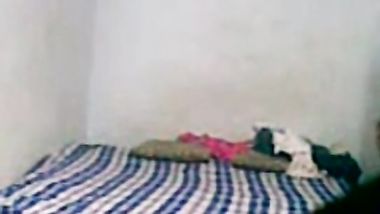 راجل محروم من النيك ينيك شرموطة فى بيت دعارة