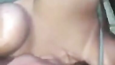 سكس عربي من اتنين واحد يلحس كسها و التاني تمصله زبه