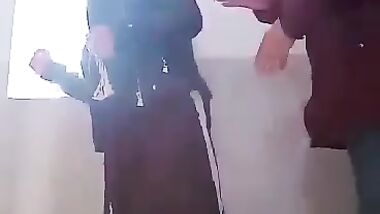 سكس جزائري ولبنت طلع عليها اخوها وهي بتتناك